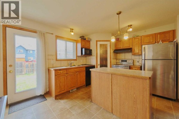 Dining room - 179 Saddlemead Close Ne, Calgary, AB T3J5E6 Photo 2