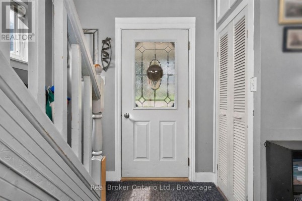 Kitchen - 179 Seventh Street, Midland, ON L4R3Z3 Photo 3