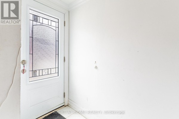 2pc Bathroom - 179 Wilson Street, Hamilton, ON L8R1E3 Photo 4