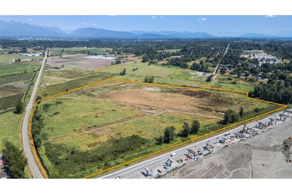 17911 Fraser Highway, Surrey, BC V3S8H6 Photo 4