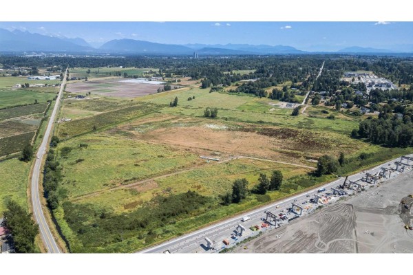 17911 Fraser Highway, Surrey, BC V3S8H6 Photo 5
