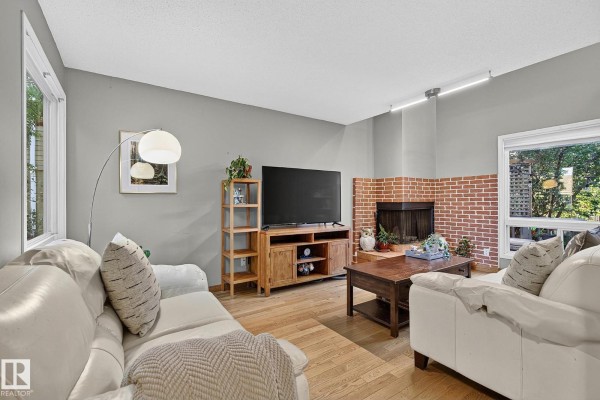 Dining room - 17919 78 Av Nw, Edmonton, AB T5T3A1 Photo 2