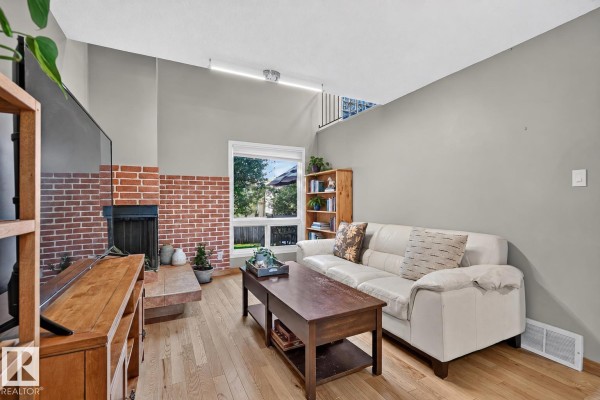Kitchen - 17919 78 Av Nw, Edmonton, AB T5T3A1 Photo 3