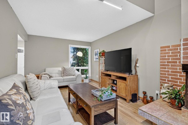 Primary Bedroom - 17919 78 Av Nw, Edmonton, AB T5T3A1 Photo 5