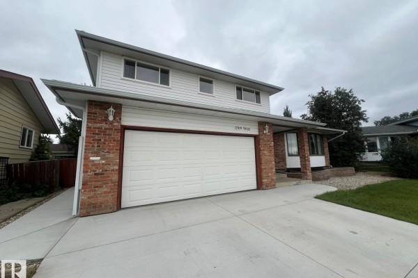Family room - 17919 94 Av Nw, Edmonton, AB T5T1Y3 Photo 4