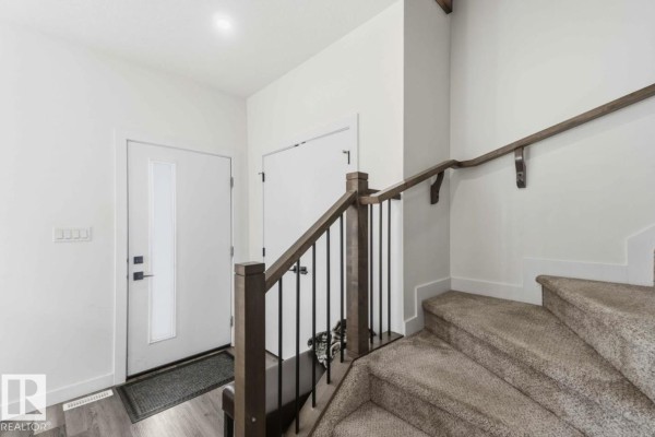 Kitchen - 17924 61 Street Nw, Edmonton, AB T5Y3X1 Photo 3
