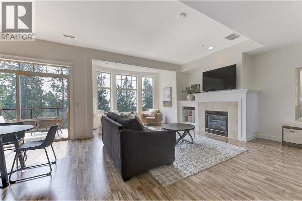 4pc Ensuite bath - 1795 Country Club Drive Unit# 204, Kelowna, BC V1V2V9 Photo 5