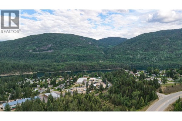 1795 Homegoods Road, Genelle, BC V0G1G0 Photo 2