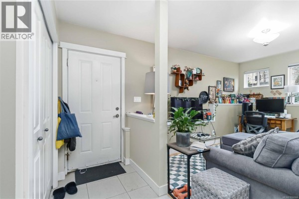 Kitchen - 1796 Denman St, Victoria, BC V8R1Y4 Photo 3