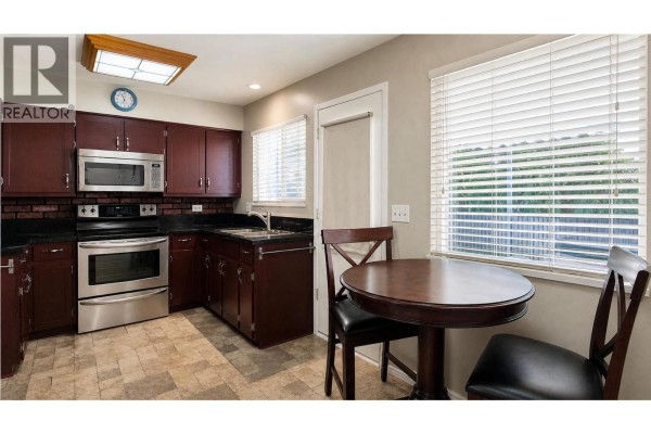 1798 Heather Avenue, Port Coquitlam, BC V3B2L1 Photo 3