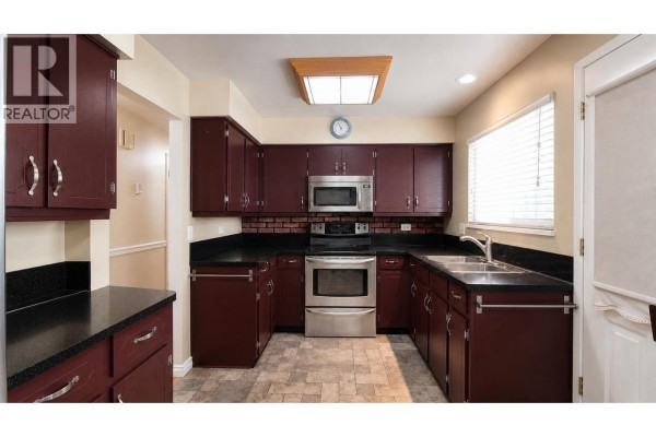 1798 Heather Avenue, Port Coquitlam, BC V3B2L1 Photo 4