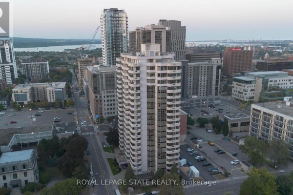 17c - 67 Caroline Street S, Hamilton, ON, photo 2
