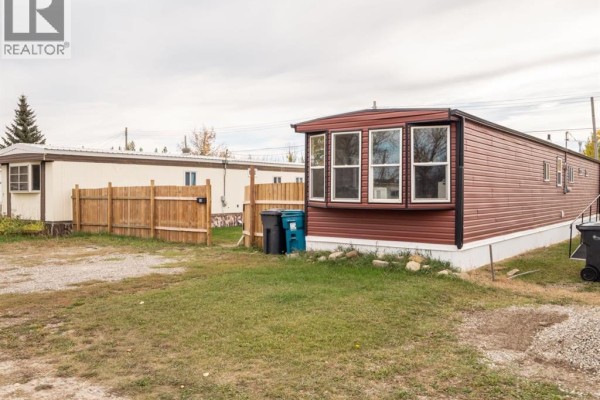 4pc Bathroom - 18, 226 N 2 Street W, Magrath, AB T0K1J0 Photo 2