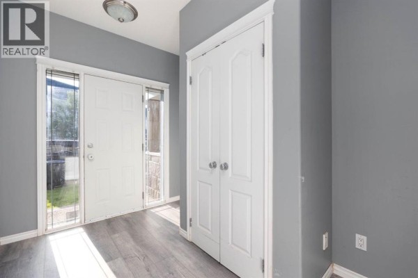 Living room - 18, 97 Wilson Drive, Fort Mcmurray, AB T9H0A3 Photo 2