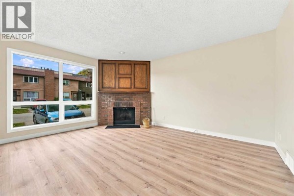 Bedroom - 18, 9908 Bonaventure Drive Se, Calgary, AB T2J5E3 Photo 5