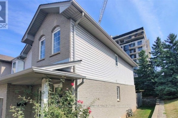 Family room - 18 - 104 Frances Avenue, Hamilton, ON L8E5X3 Photo 2