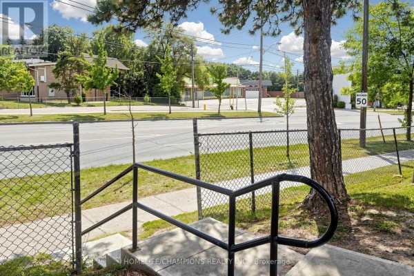 Primary Bedroom - 18 - 18 San Vito Way, Toronto, ON M3L2G8 Photo 4