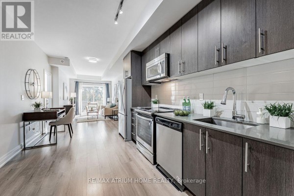 18 - 780 Sheppard Avenue E, Toronto, ON, photo 2