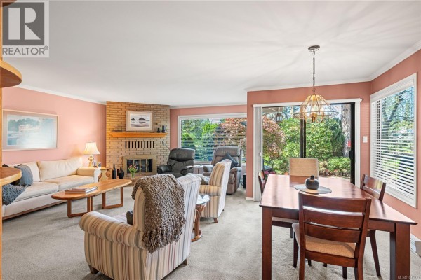 Primary Bedroom - 18 1309 Mckenzie Ave, Saanich, BC V8P2M1 Photo 5