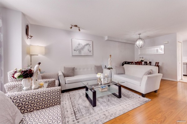 18 14855 100 Avenue, Surrey, BC V3R2W1 Photo 2
