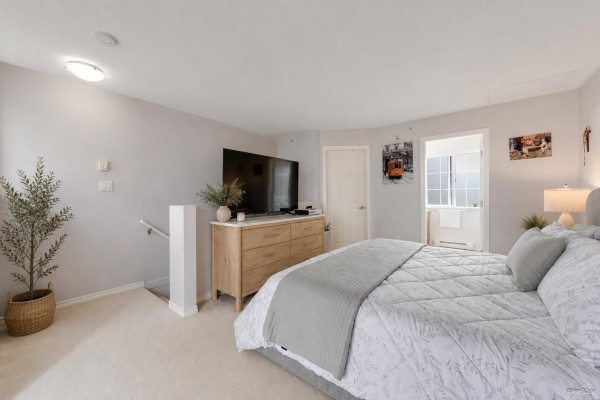 18 14855 100 Avenue, Surrey, BC V3R2W1 Photo 4
