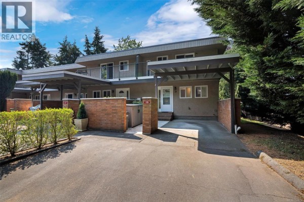 Patio - 18 1701 Mckenzie Ave, Saanich, BC V8N1A6 Photo 2
