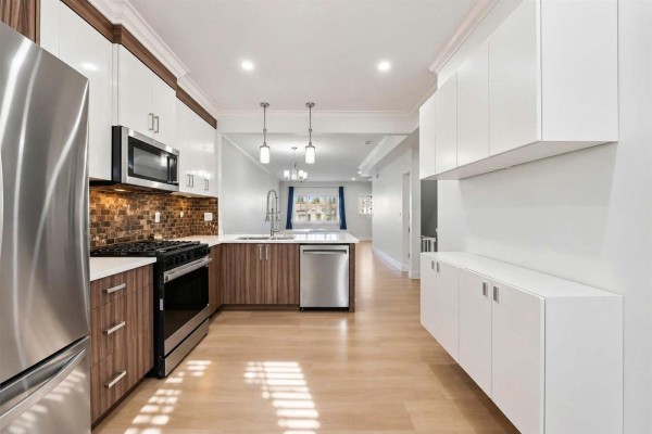 18 19097 64 Avenue, Surrey, BC V3S6X5 Photo 4