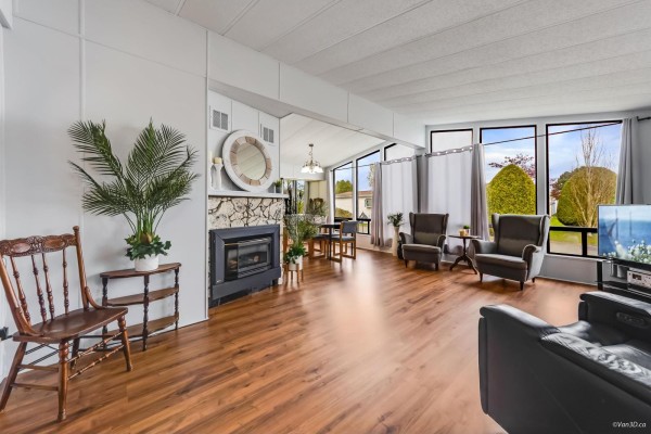 18 2120 King George Boulevard, Surrey, BC V4A6Y8 Photo 2