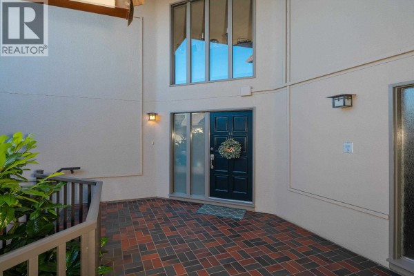 18 2214 Folkstone Way, West Vancouver, BC V7S2X7 Photo 4