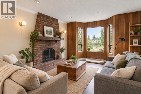 18-24 W 16th Avenue, Vancouver, BC V5Y1Y6 Photo 2