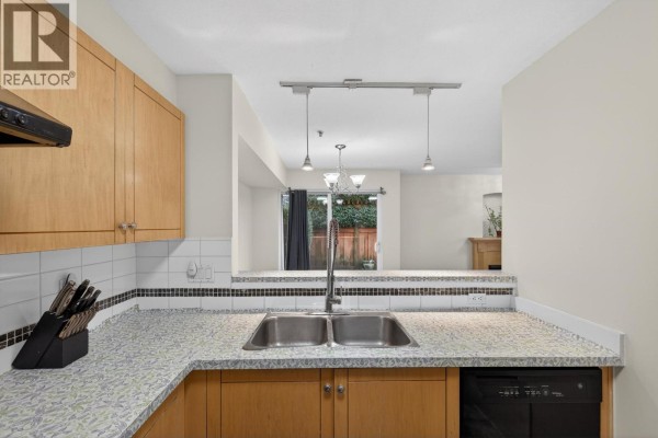 18 7128 Stride Avenue, Burnaby, BC V3N1T5 Photo 5