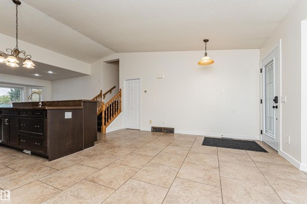 Primary Bedroom - 18 Aberdeen Wy, Stony Plain, AB T7Z1K1 Photo 5