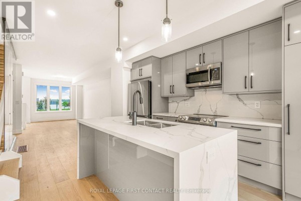 18 Alderwood Lane, Barrie, ON, photo 3