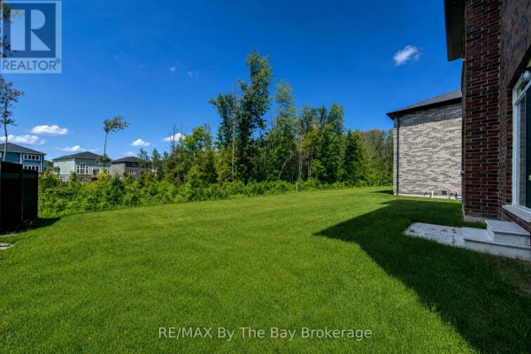 18 Amber Drive, Wasaga Beach, ON L9Z0R9 Photo 3