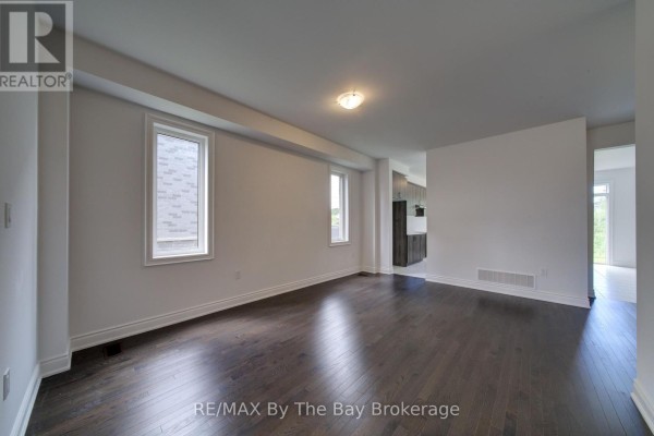 18 Amber Drive, Wasaga Beach, ON L9Z0R9 Photo 5