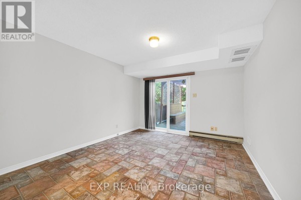 Eating area - 18 Arbordale Crescent, Ottawa, ON K2G5C6 Photo 5