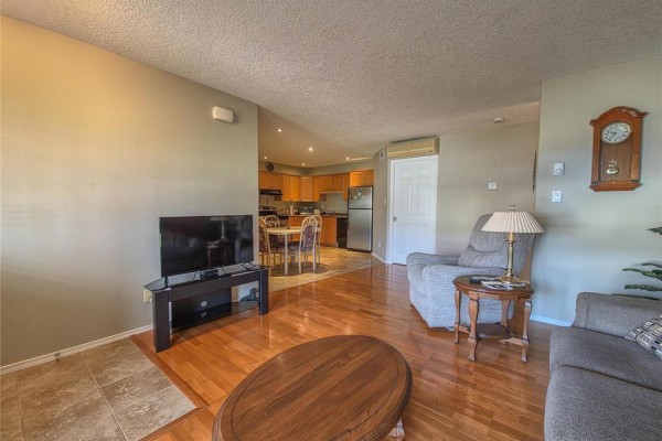 18 Baffin Lane, Brandon, MB R7A2V1 Photo 5