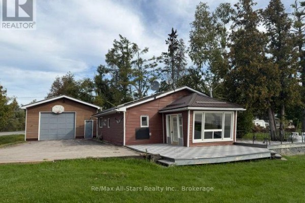 Bedroom 3 - 18 Bass Lake Road, Trent Lakes, ON K0M1A0 Photo 5