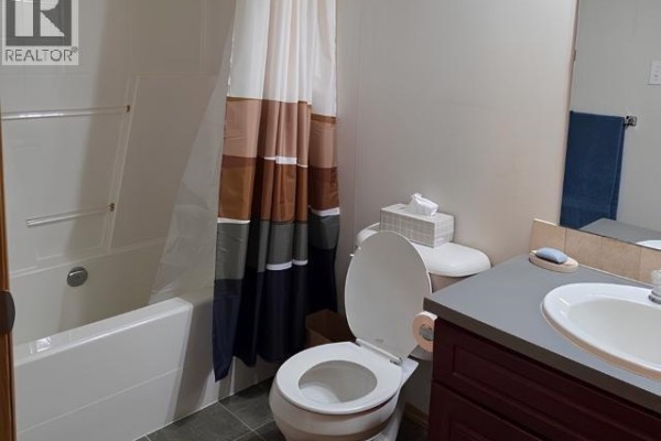 18 Beaver Lane, Norman Wells, NT X1A0T0 Photo 5