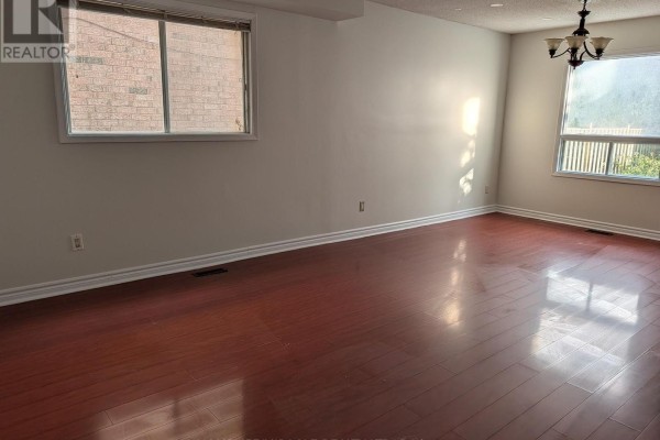 18 Beisel Court, Brampton, ON L6Z2R8 Photo 4