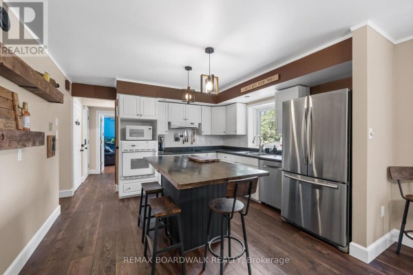 Family room - 18 Berg Crescent, North Grenville, ON K0G1J0 Photo 5