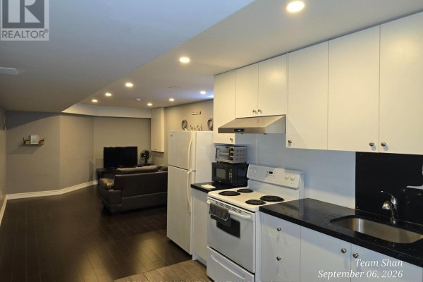 Kitchen - Bsmt - 18 Bobcat Terrace, Toronto, ON M1B6G6 Photo 3