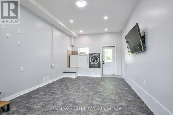 18 Bushey Avenue, Essa, ON, photo 3