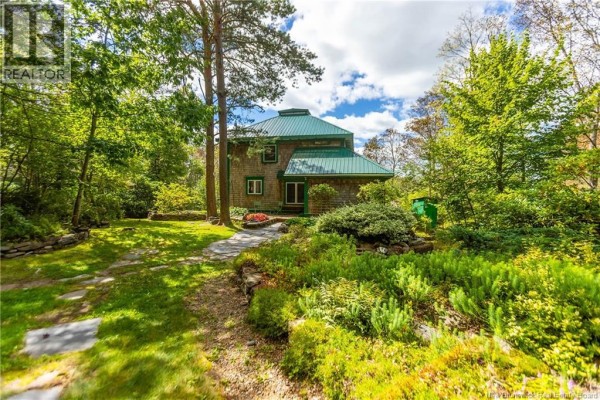 18 Campbell's Hill, Sackville, NB, photo 2