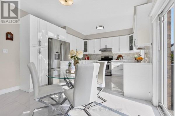 Dining room - 18 Carter-bennett Drive, Ajax, ON L1T4N5 Photo 5