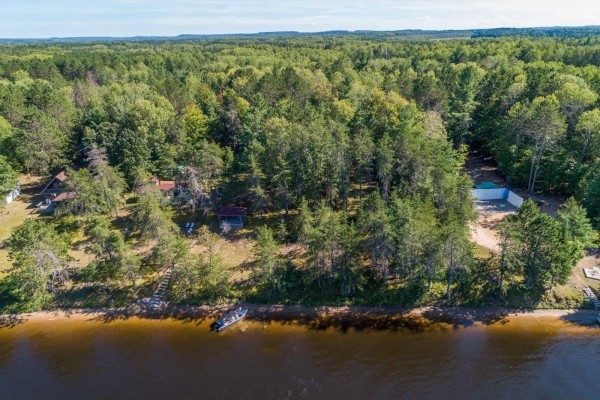 18 Ch. Des Iroquois, L Ile Du Grand Calumet, QC J0X1J0 Photo 4