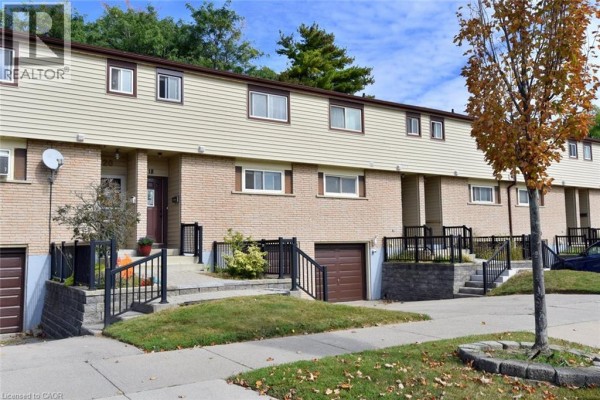 Recreation room - 18 Claudette Gate, Hamilton, ON L9B1T5 Photo 2