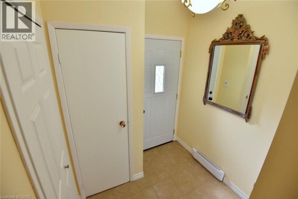 Primary Bedroom - 18 Claudette Gate, Hamilton, ON L9B1T5 Photo 5