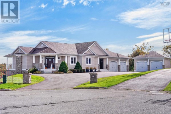4pc Ensuite bath - 18 Clipper Court, Westmount, NS B1R0A6 Photo 5