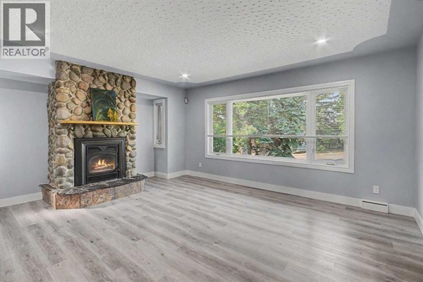 Foyer - 18 Collingwood Place Nw, Calgary, AB T2L0P9 Photo 4